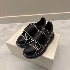BNWT ALEXANDER MQUEEN KIDS SNEAKERS